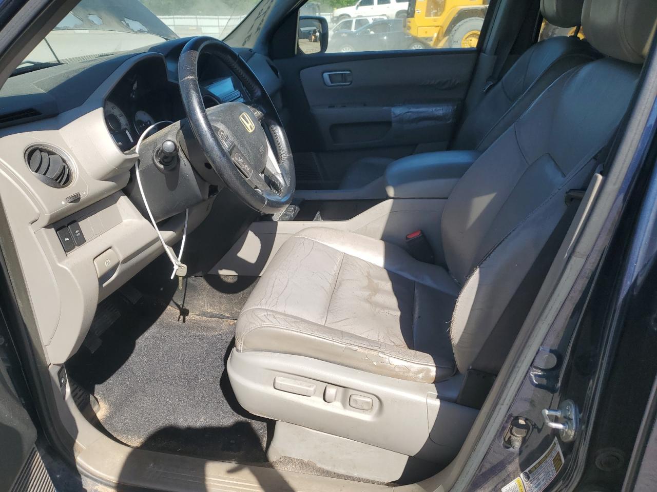 5FNYF3H81AB003831 2010 Honda Pilot Touring