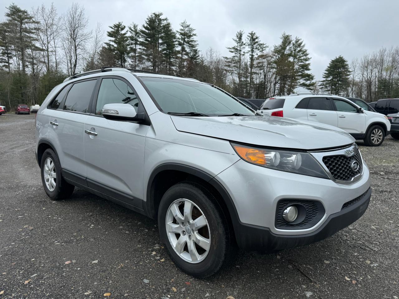 2012 Kia Sorento Base vin: 5XYKT3A60CG266282