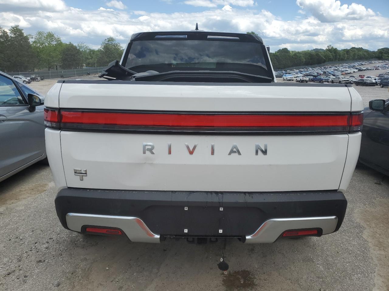 7FCTGCAAXRN030201 2024 Rivian R1T Adventure