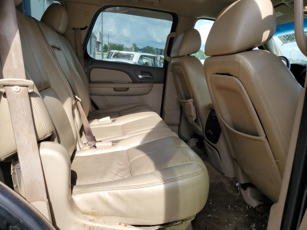 1GNSCBE03BR111071 2011 Chevrolet Tahoe C1500 Lt