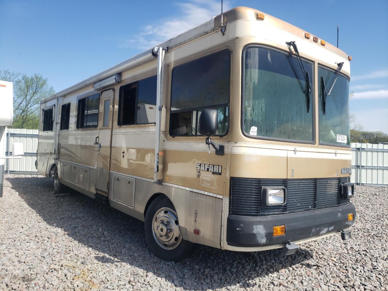 Oshkosh Oshkosh Chassis - High 1990 No Cab