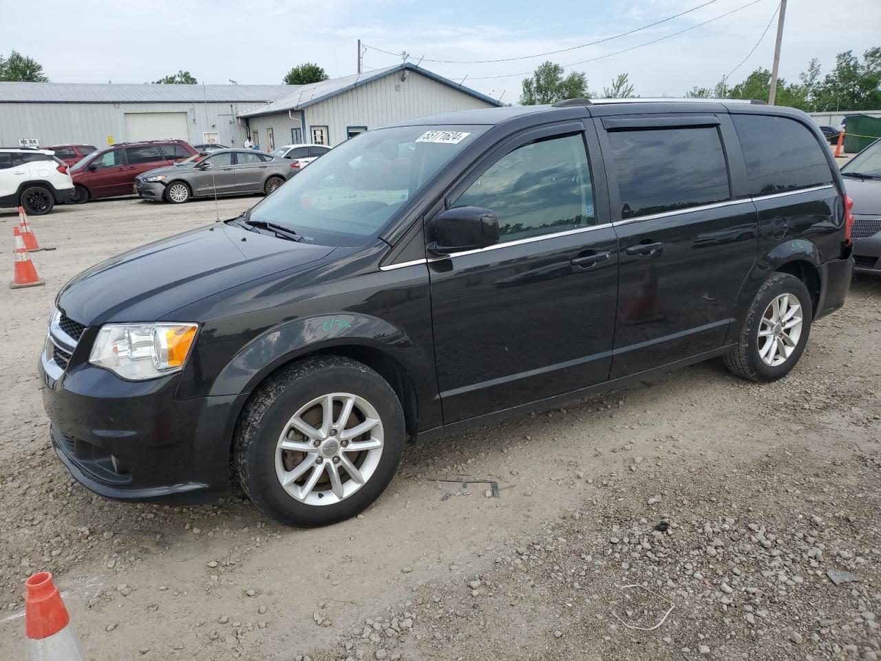 2C4RDGCG9JR325668 2018 Dodge Grand Caravan Sxt