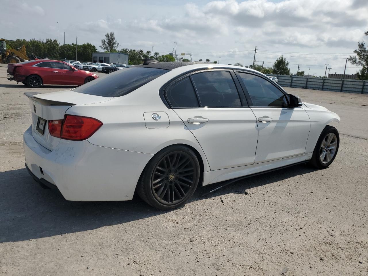 2015 BMW 335 Xi vin: WBA3B9G53FNR94553