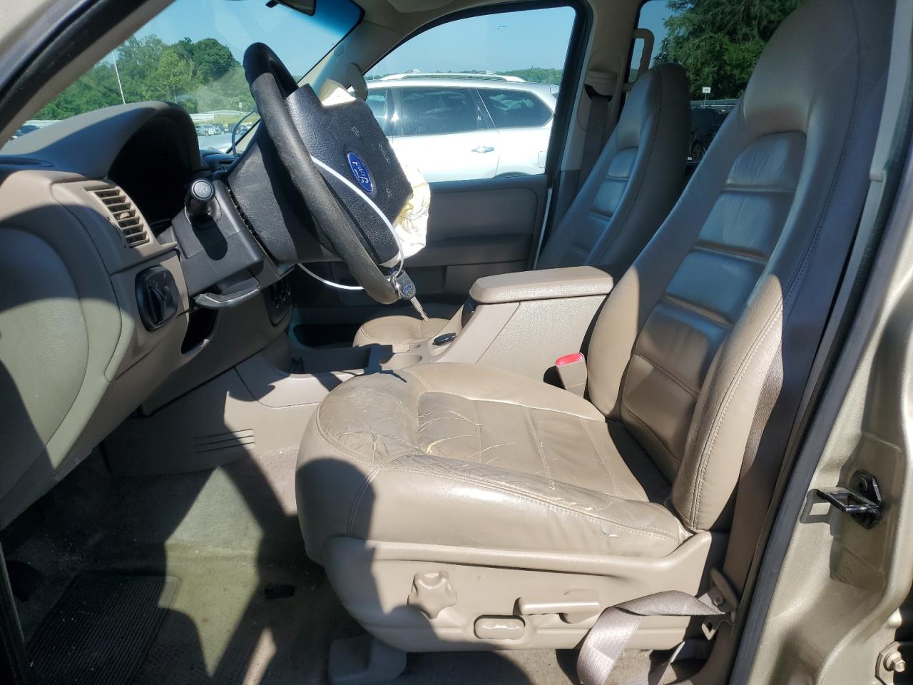 1FMDU63E62UB14673 2002 Ford Explorer Xlt