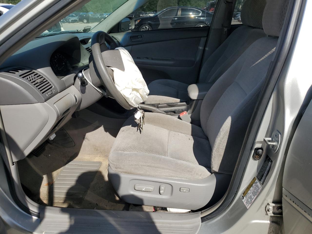 4T1BE32KX4U318938 2004 Toyota Camry Le