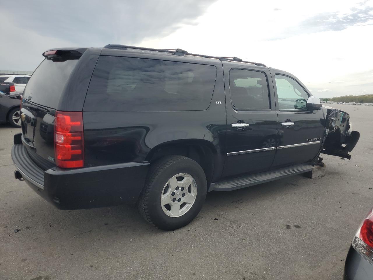 1GNSKKE35BR297001 2011 Chevrolet Suburban K1500 Ltz