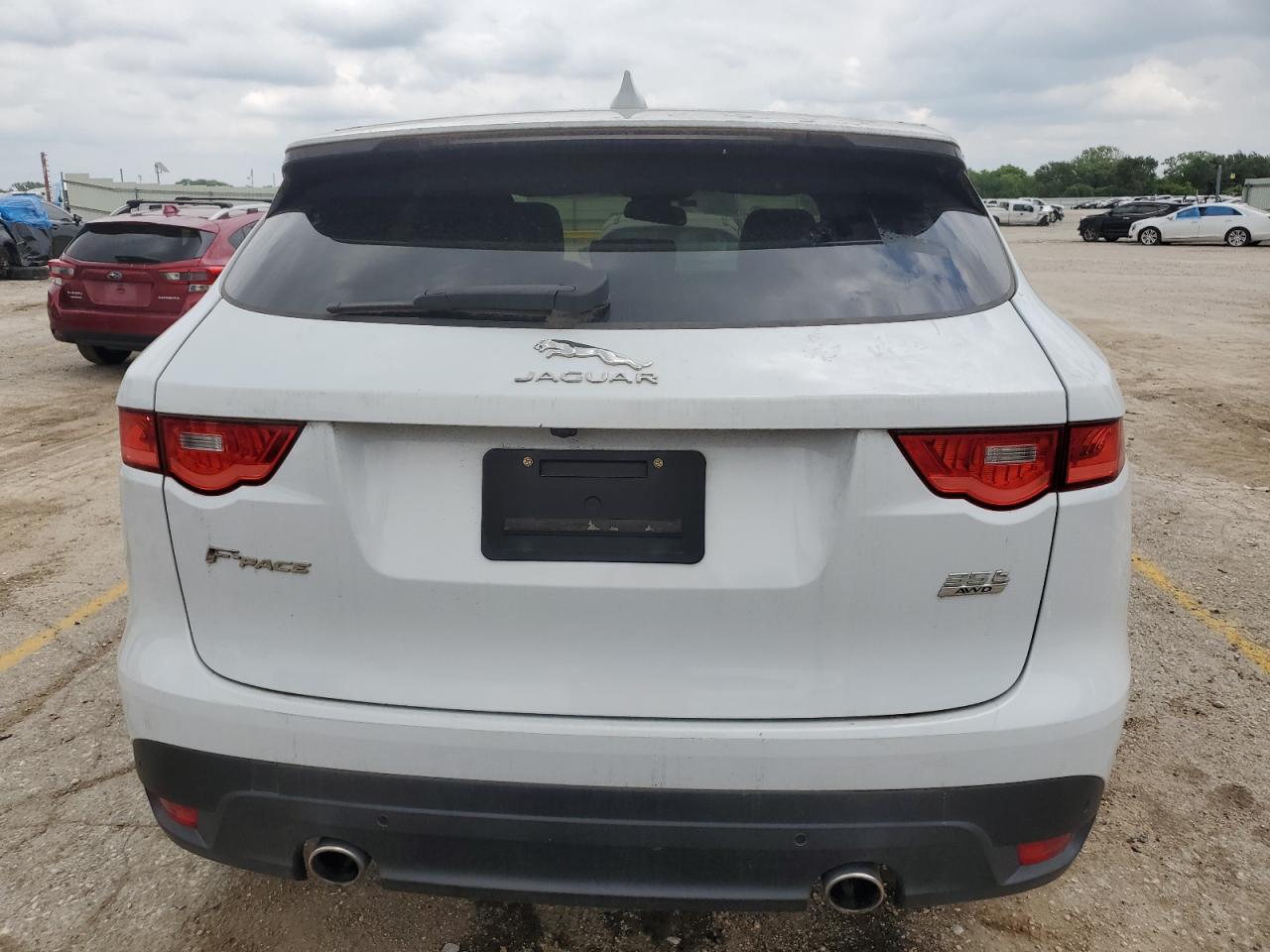 SADCL2BV9HA495883 2017 Jaguar F-Pace R - Sport