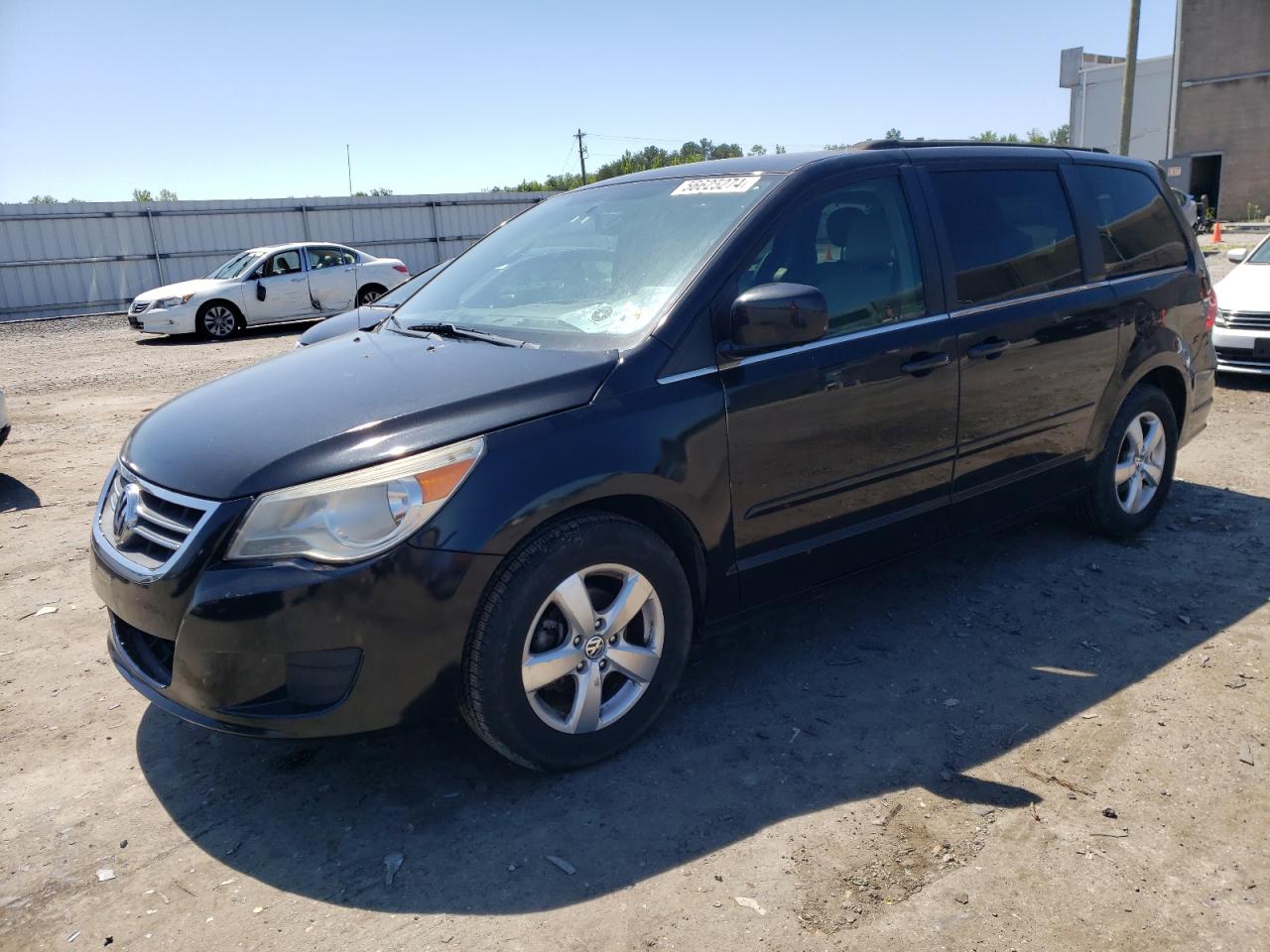 2V4RW3DG4BR670289 2011 Volkswagen Routan Se