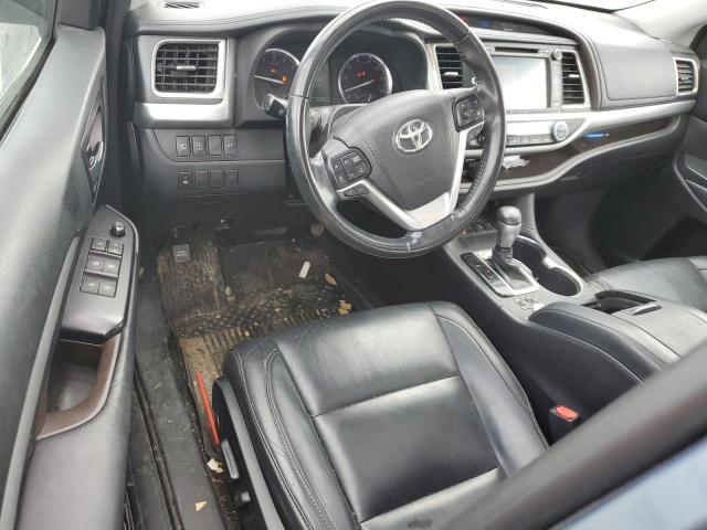 VIN 5TDJZRFH1JS882080 2018 Toyota Highlander, SE no.8