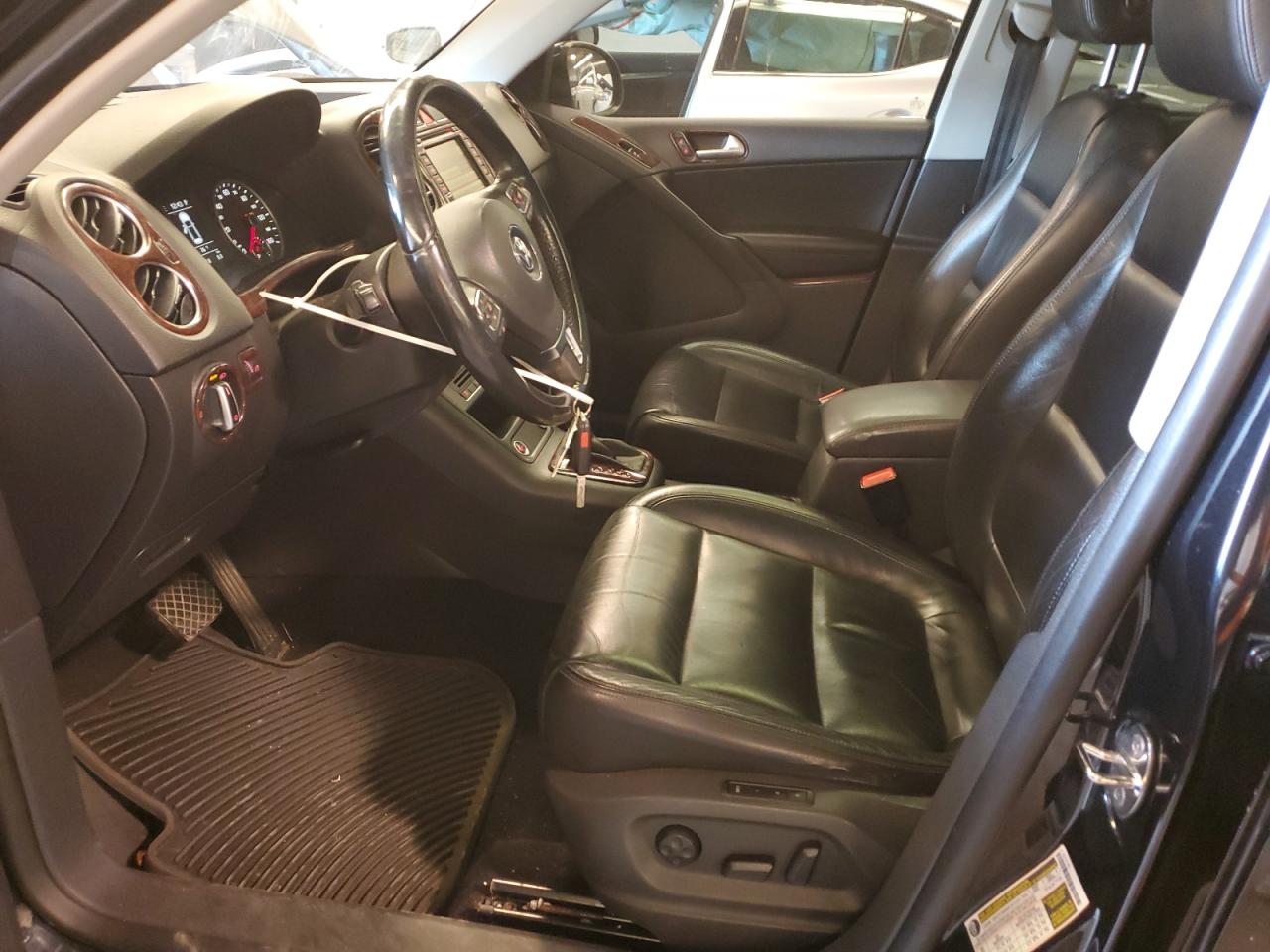 WVGAV7AX5BW549473 2011 Volkswagen Tiguan S