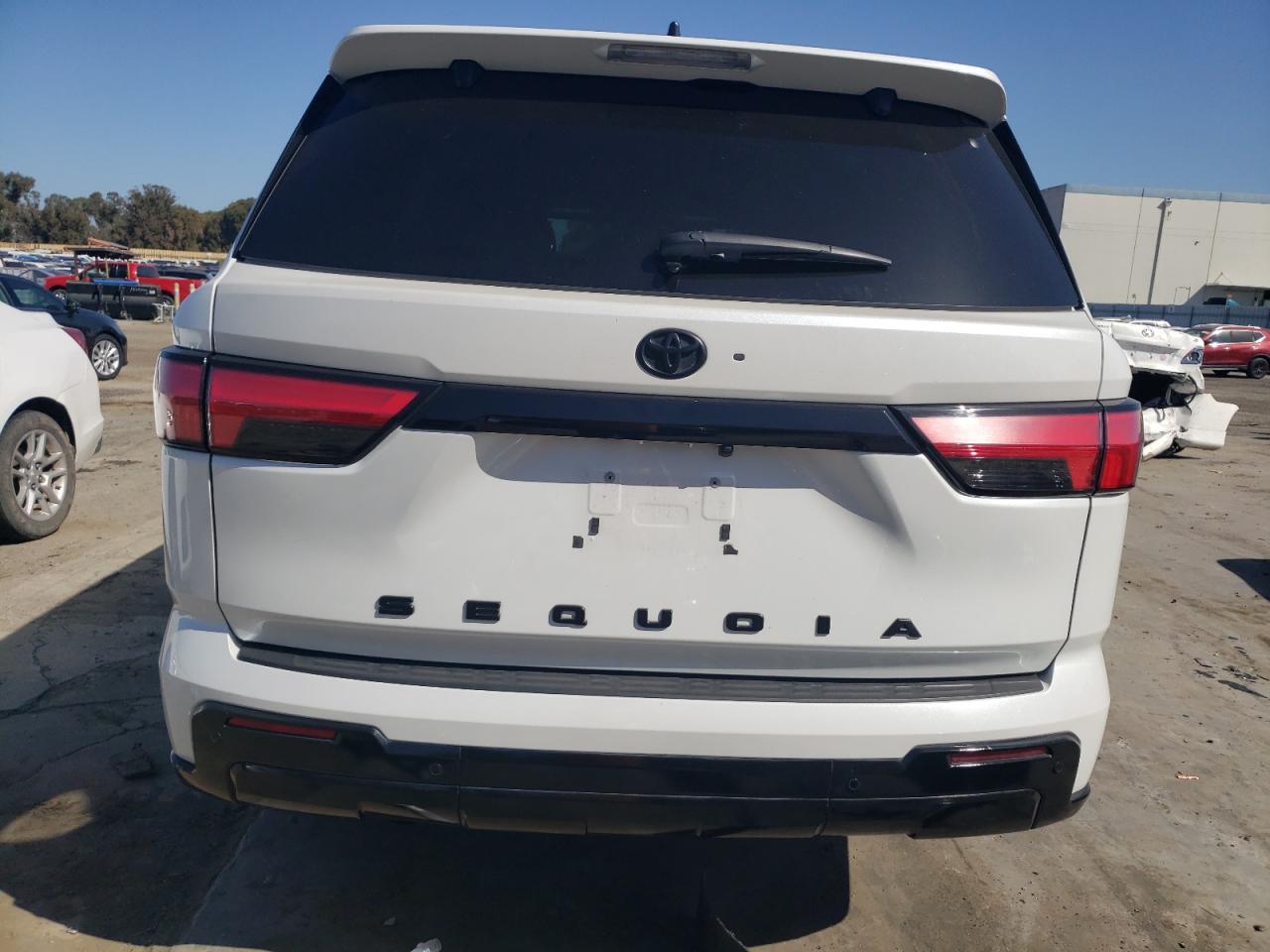 7SVAAABA8RX026837 2024 Toyota Sequoia Sr5