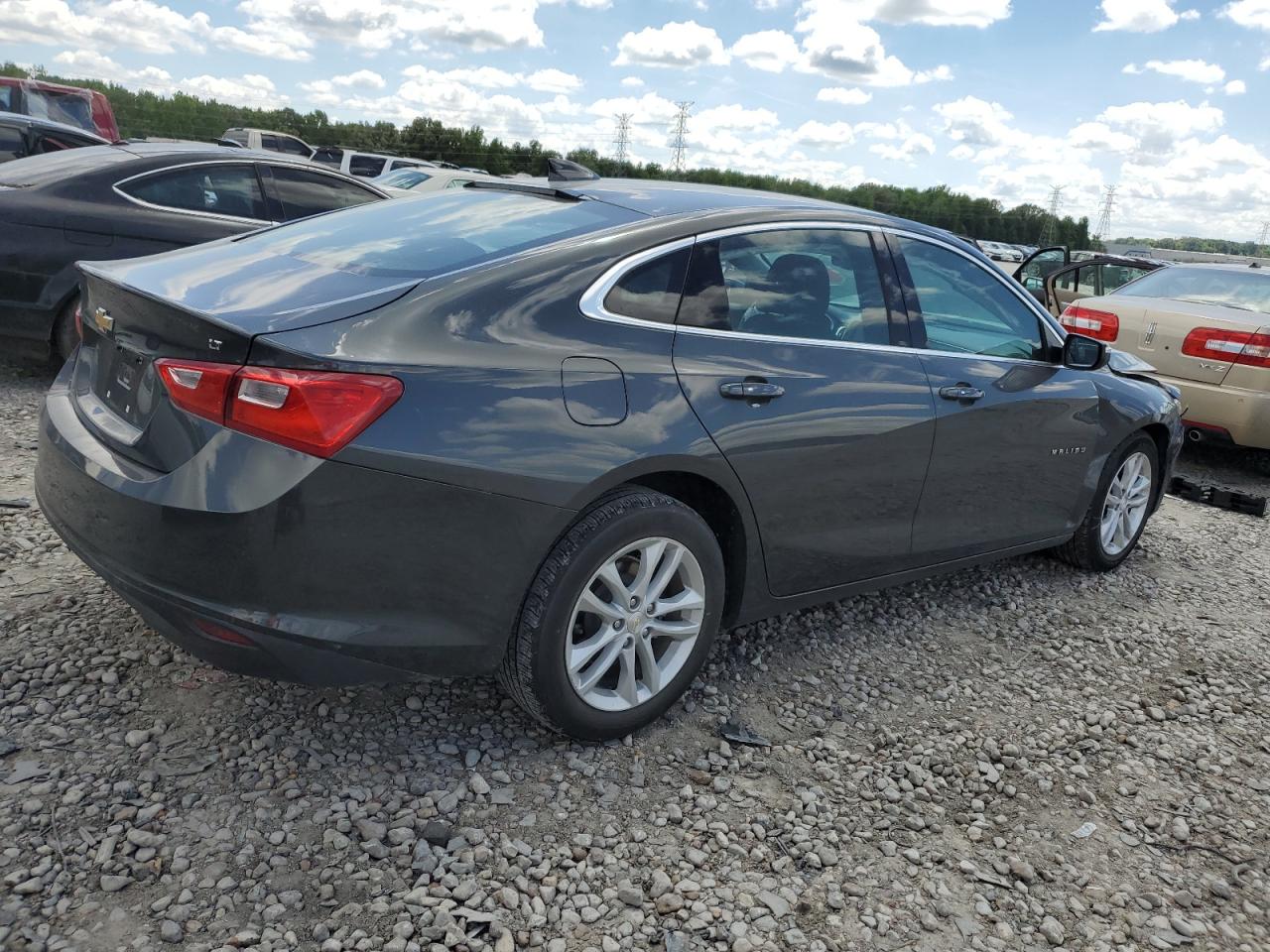 1G1ZD5ST6JF233632 2018 Chevrolet Malibu Lt