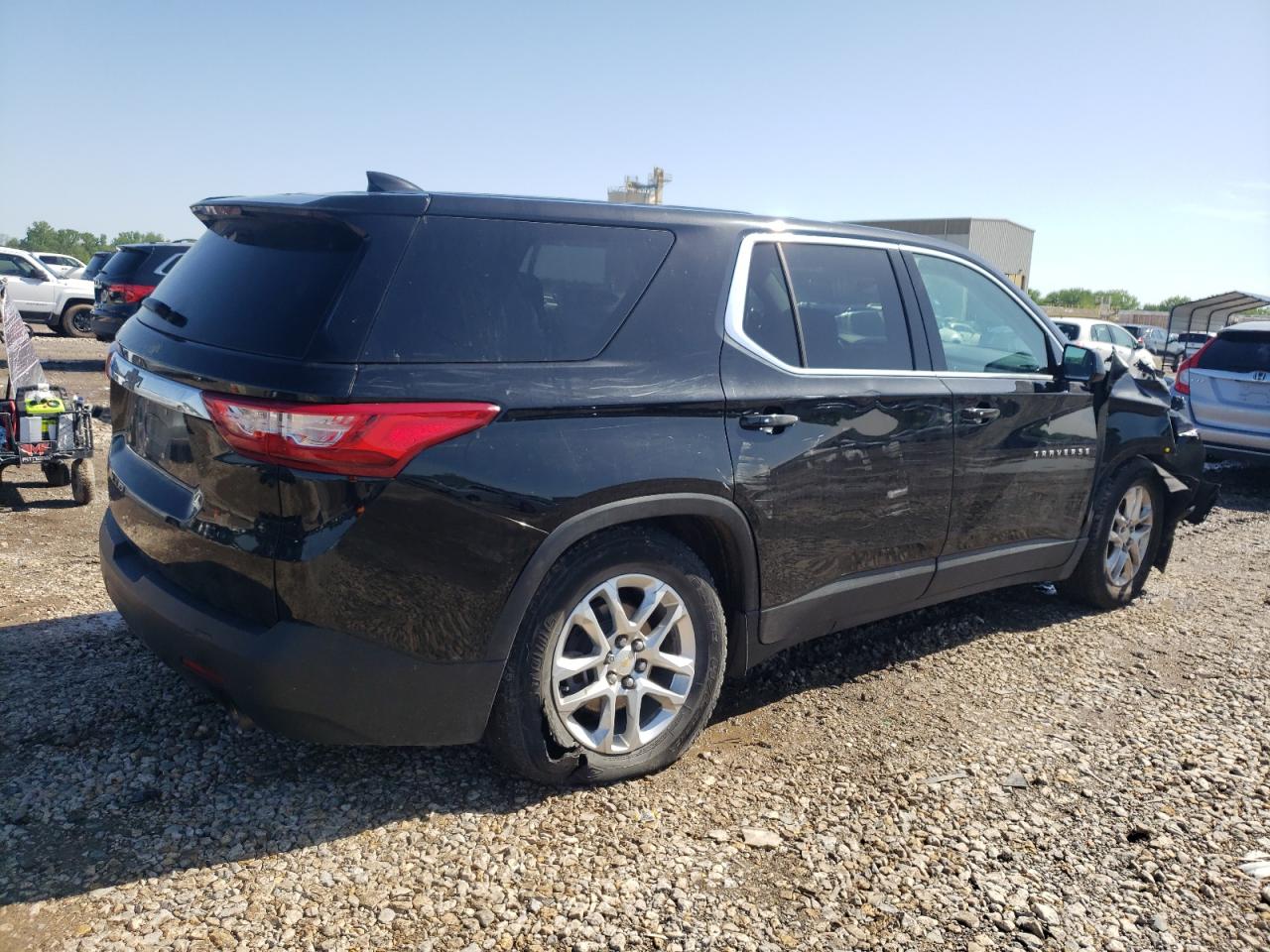 2019 Chevrolet Traverse Ls vin: 1GNERFKW3KJ258694