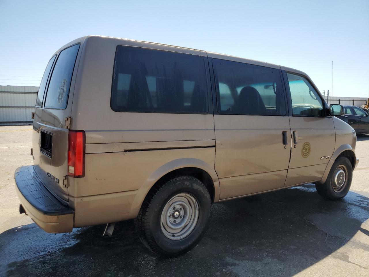 1GNDM19W6XB153569 1999 Chevrolet Astro