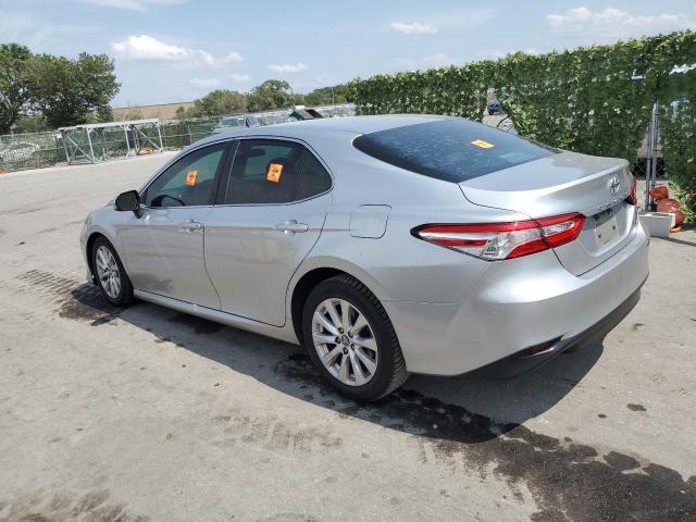 2018 Toyota Camry L VIN: 4T1B11HK4JU015625 Lot: 54573304