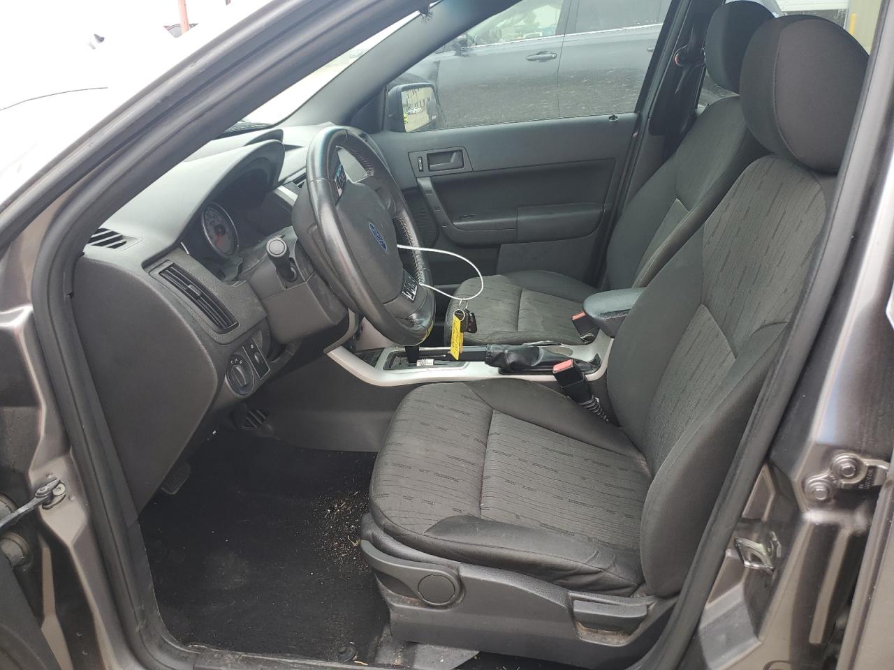 1FAHP3FN3AW176287 2010 Ford Focus Se