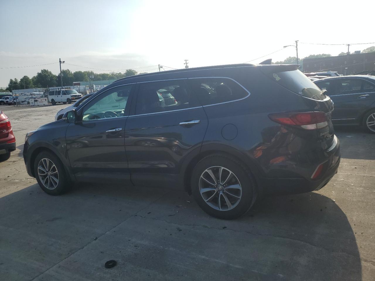 2018 Hyundai Santa Fe Se vin: KM8SNDHF7JU283481