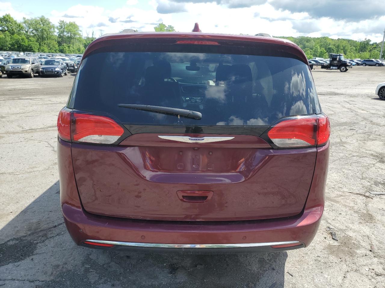 2C4RC1BG8KR721903 2019 Chrysler Pacifica Touring L