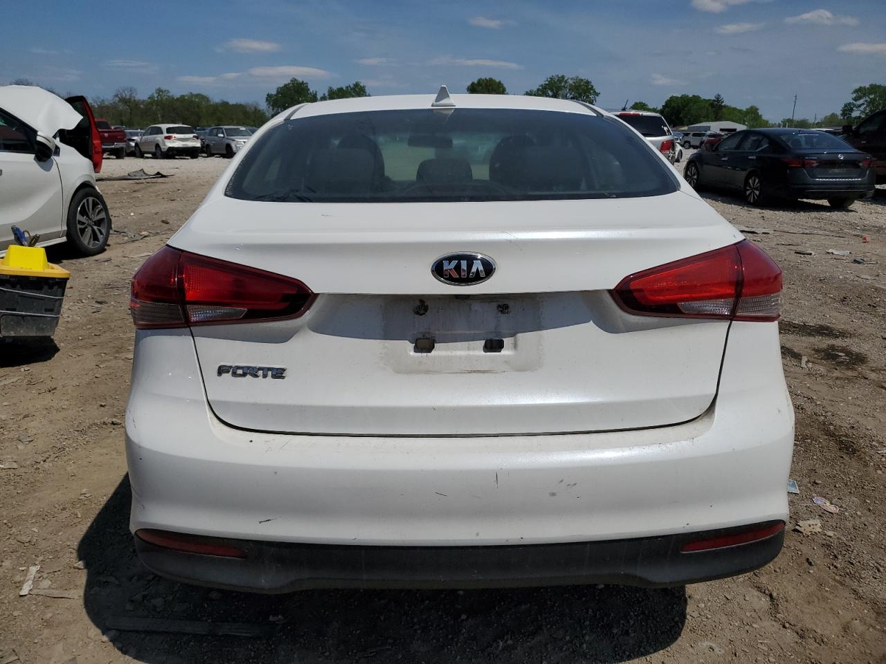 3KPFL4A74JE248152 2018 Kia Forte Lx