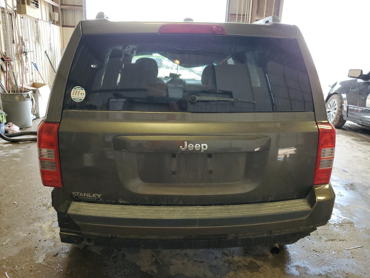 1C4NJPBB8GD507094 2016 Jeep Patriot Sport