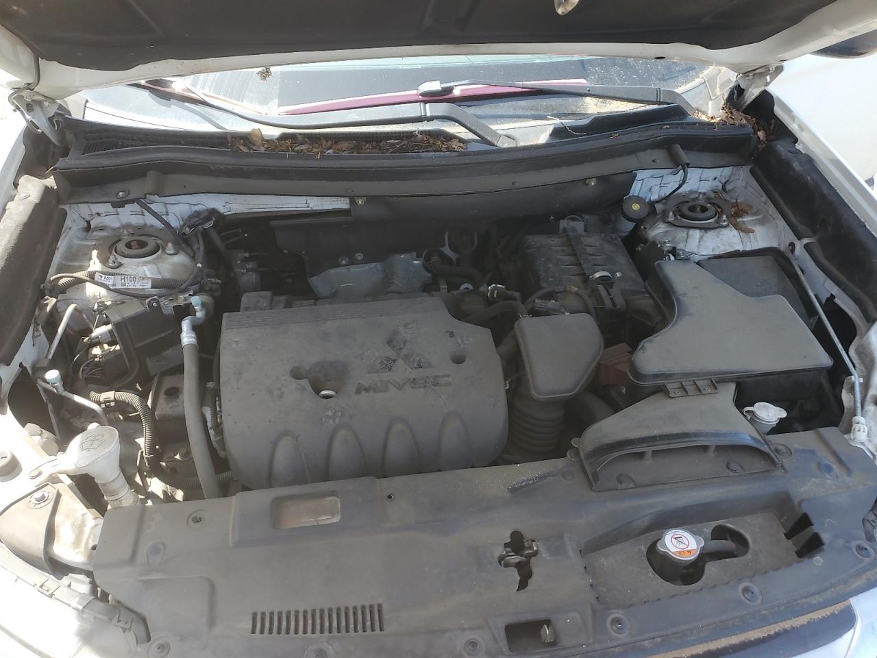 JA4AD2A35GZ000346 2016 Mitsubishi Outlander Es