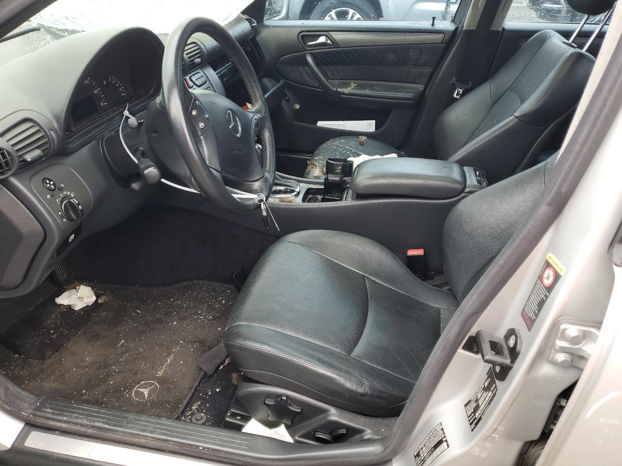 WDBRF61J12F285015 2002 Mercedes-Benz C 240