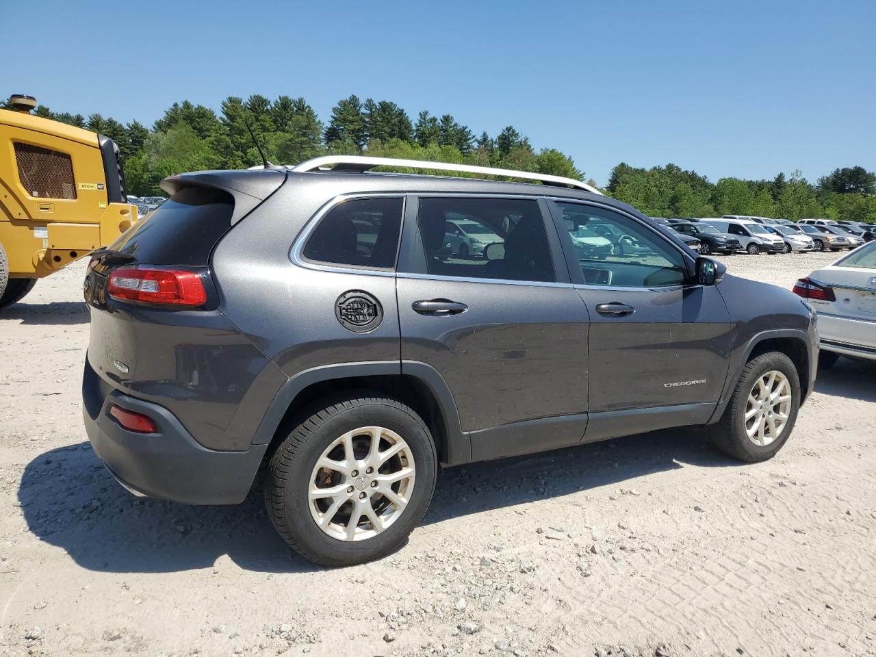 2016 Jeep Cherokee Latitude vin: 1C4PJMCS1GW335209