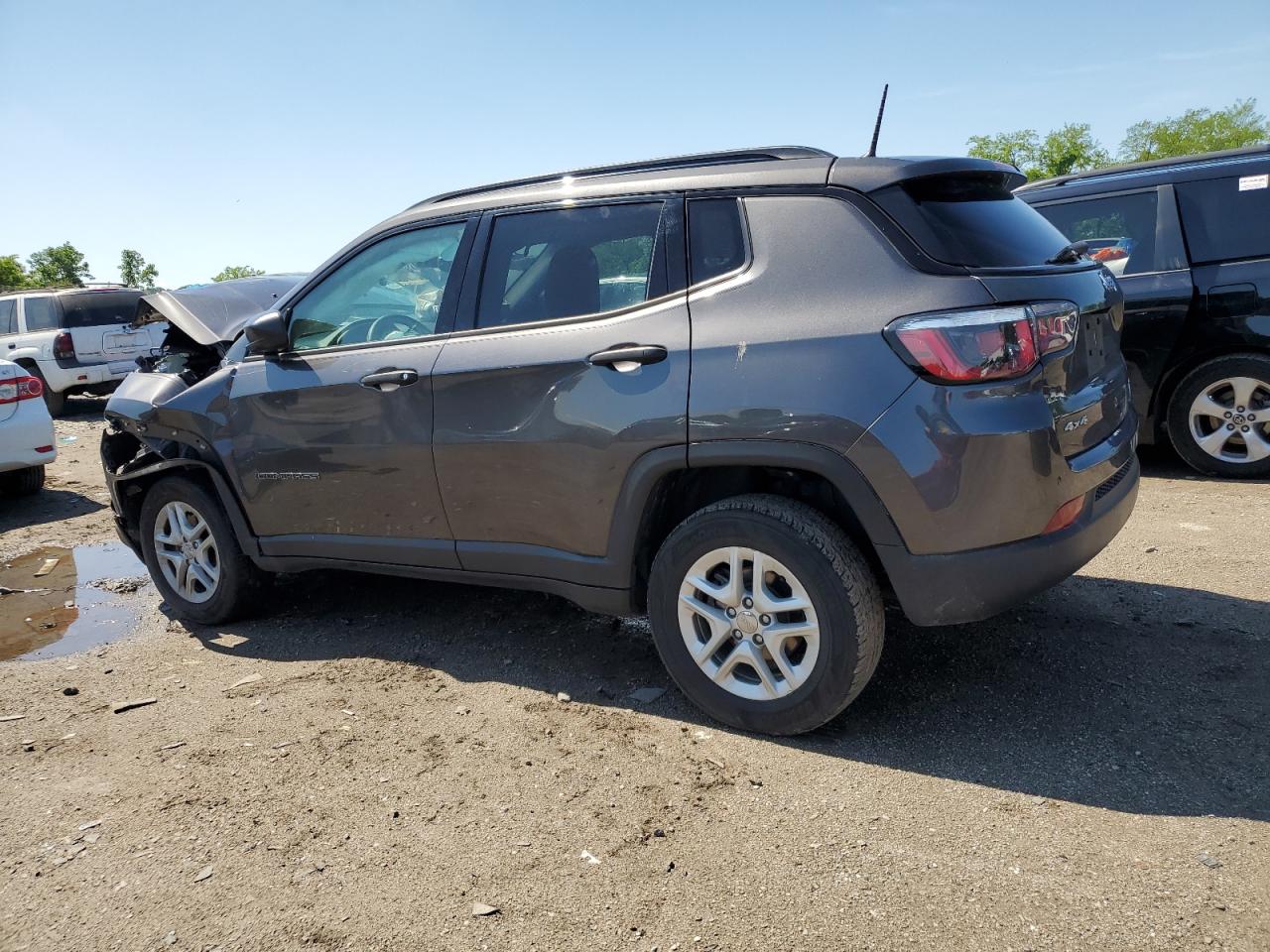 3C4NJDAB4JT337639 2018 Jeep Compass Sport