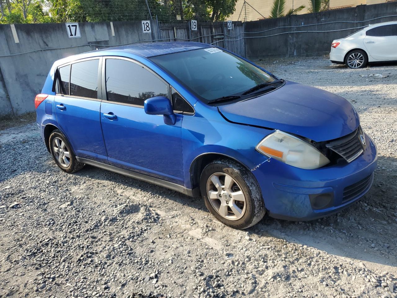 3N1BC13E59L477748 2009 Nissan Versa S