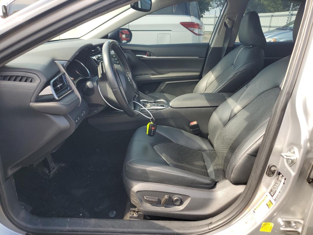 4T1B61HK2KU173979 2019 Toyota Camry Xse