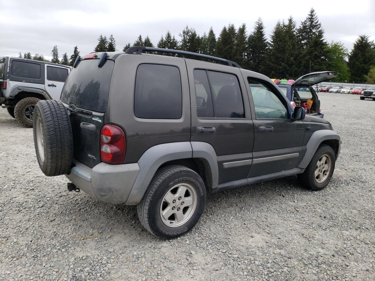 1J4GL48K15W640123 2005 Jeep Liberty Sport