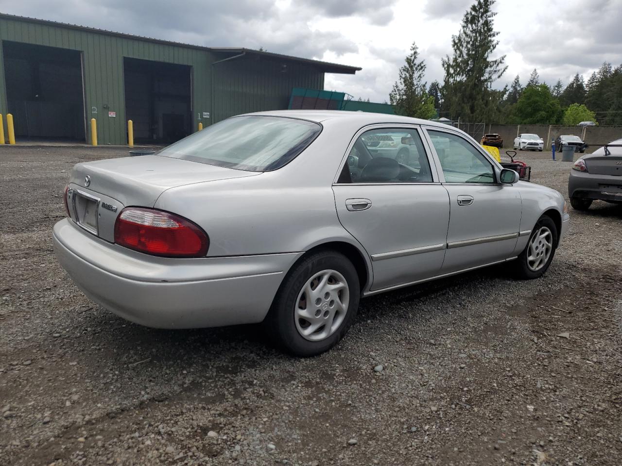 1YVGF22C815206505 2001 Mazda 626 Es