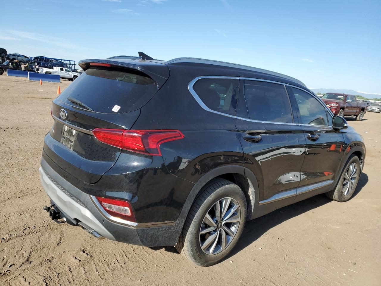 2019 Hyundai Santa Fe Limited vin: 5NMS53AD6KH066844