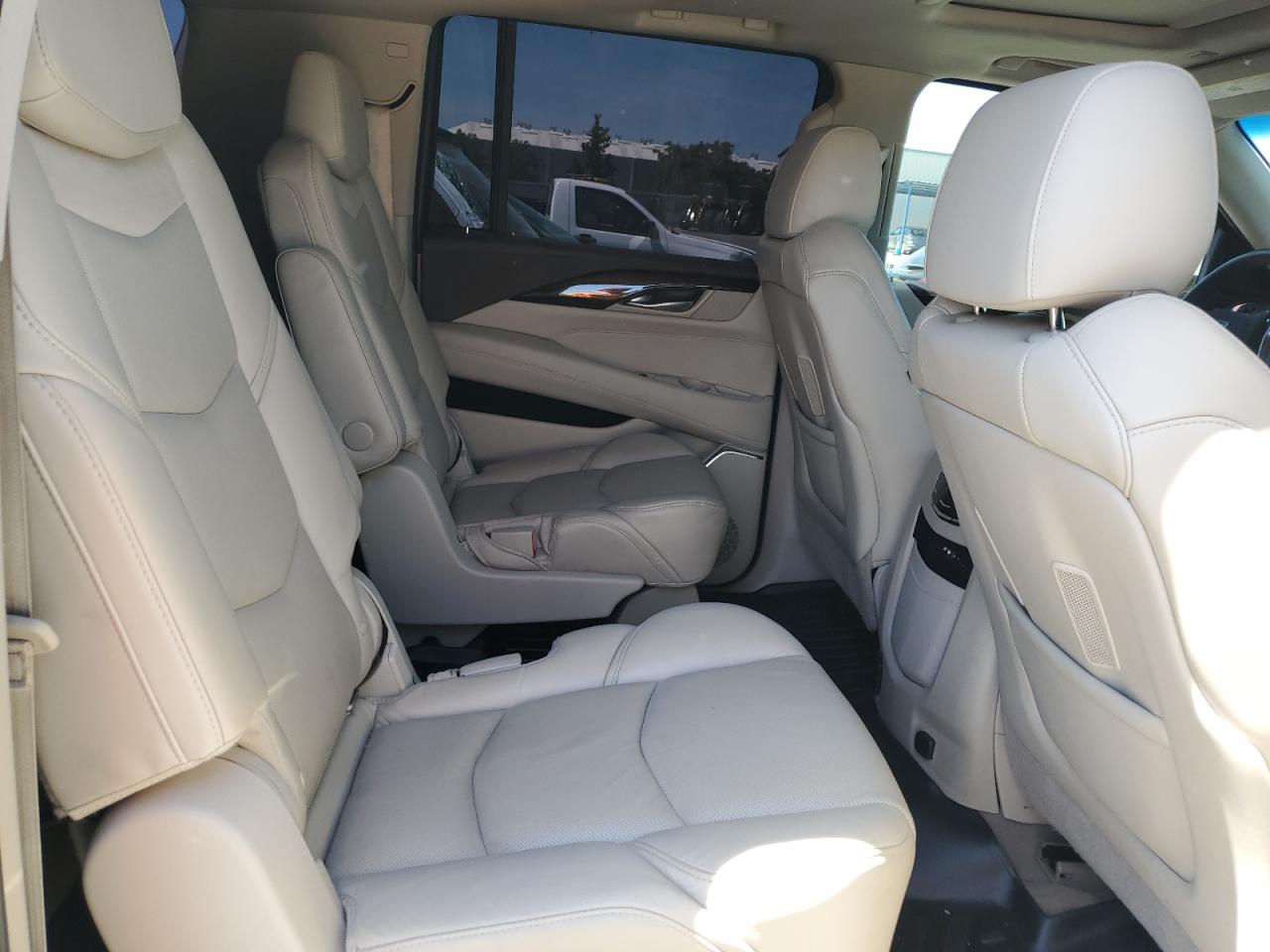 1GYS4JKJ0GR305748 2016 Cadillac Escalade Esv Premium