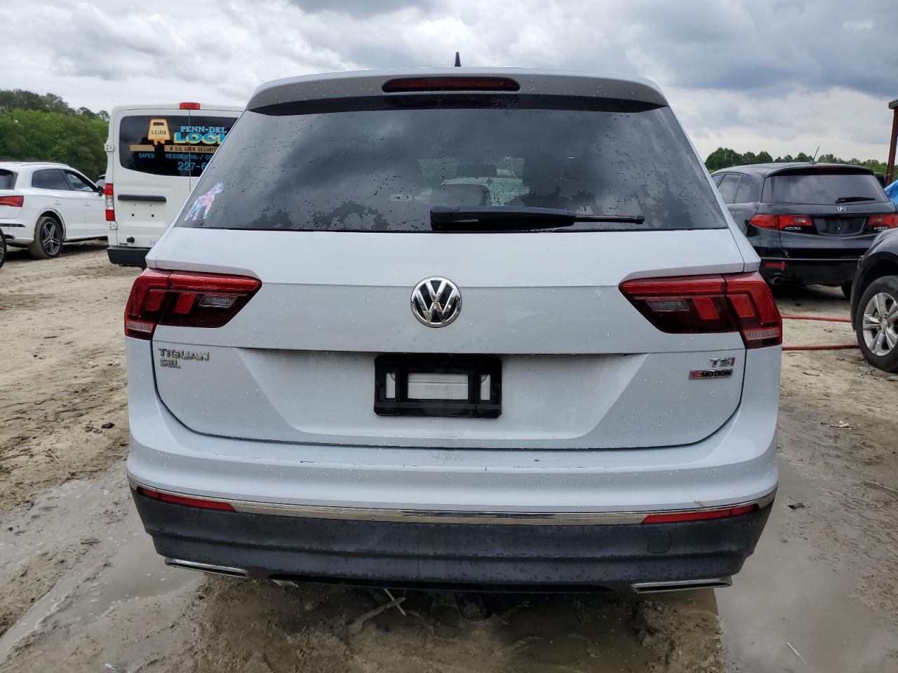 3VV2B7AX5JM036757 2018 Volkswagen Tiguan Se