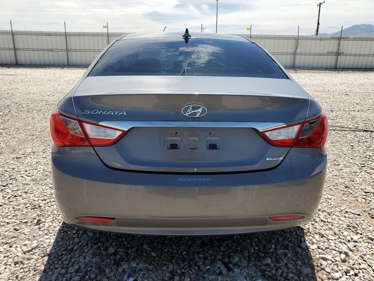 5NPEC4AC0BH185878 2011 Hyundai Sonata Se