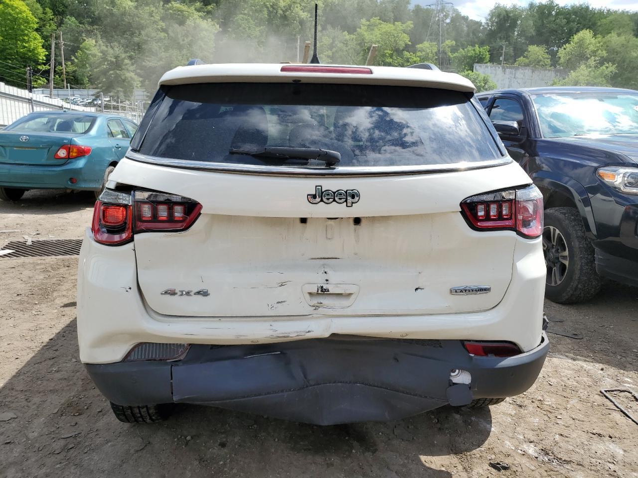 3C4NJDBB7JT332076 2018 Jeep Compass Latitude