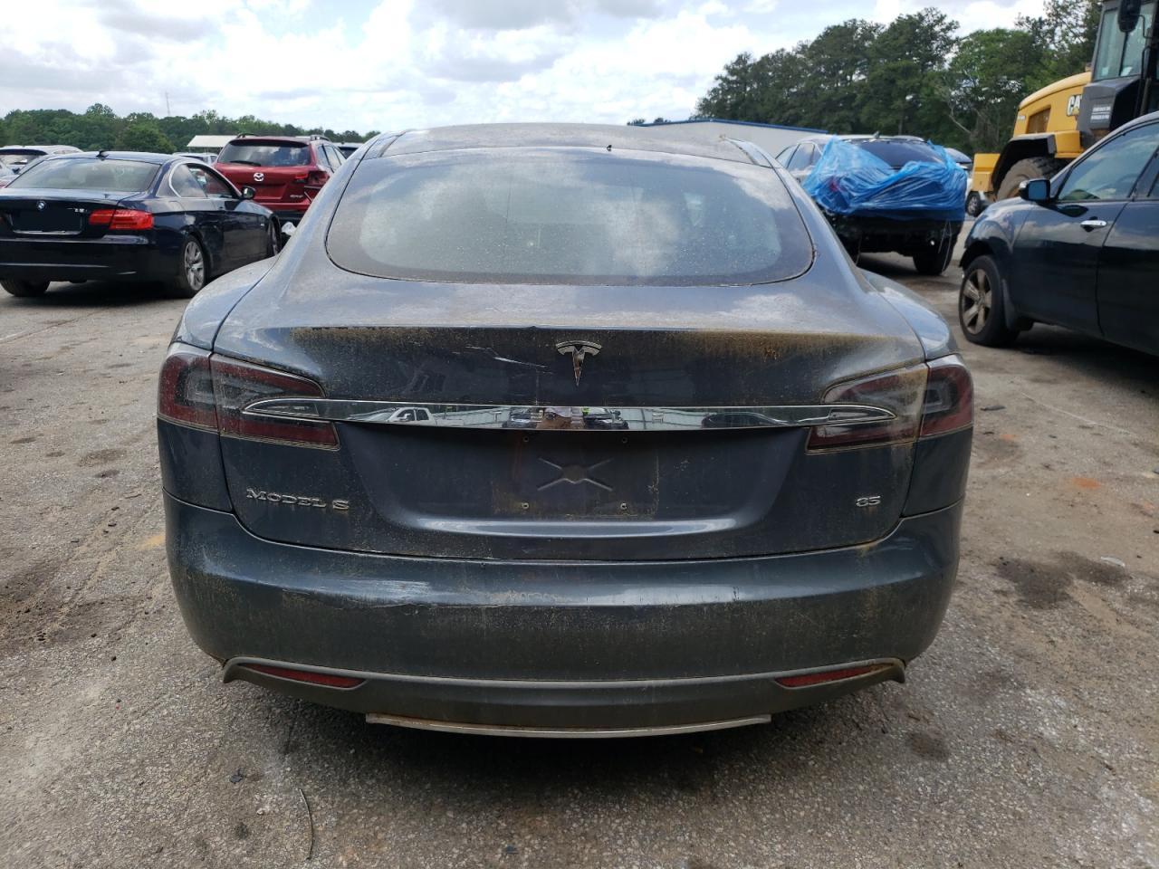 2013 Tesla Model S vin: 5YJSA1DN0DFP18897