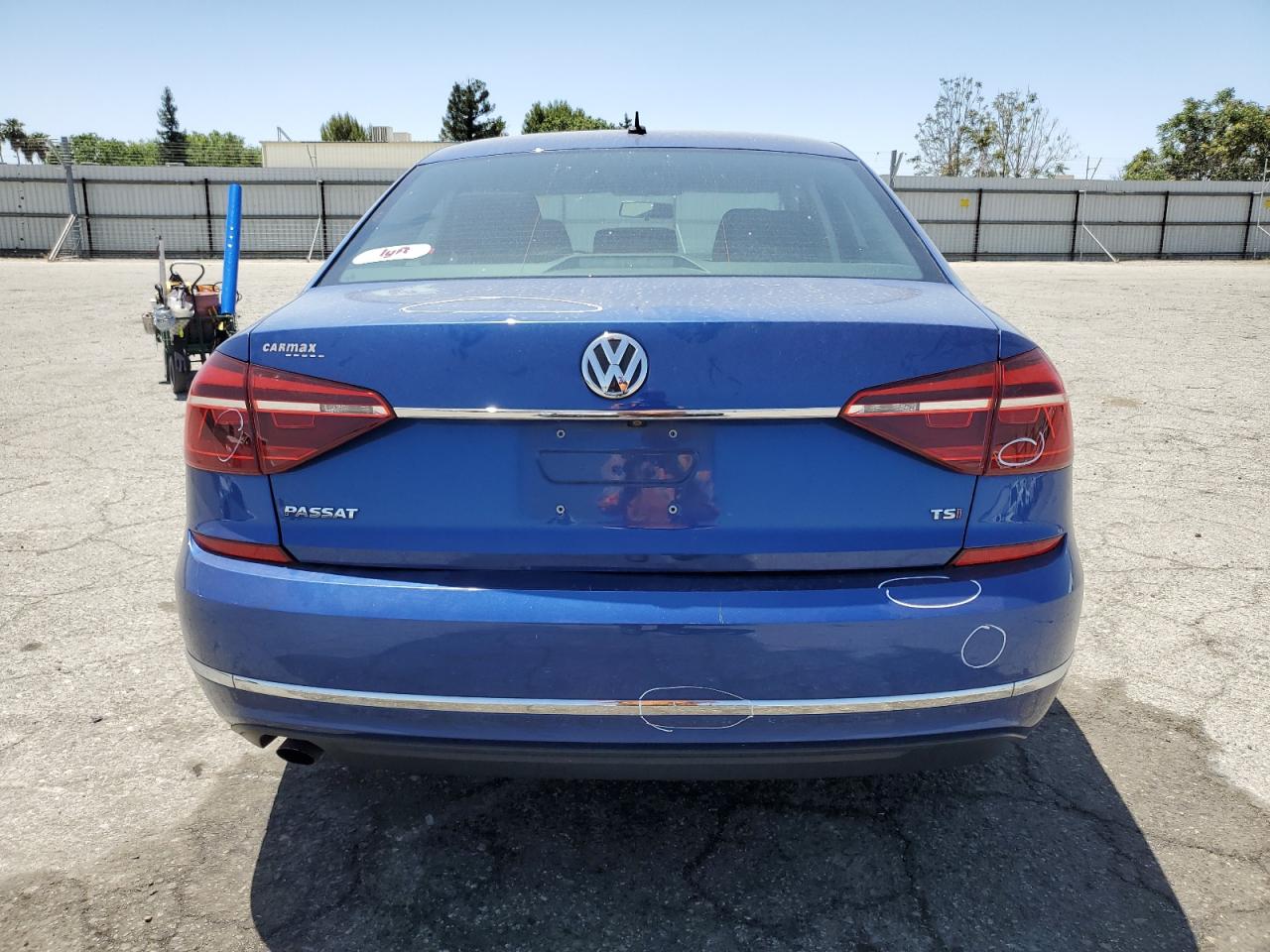 1VWAT7A37HC004728 2017 Volkswagen Passat S