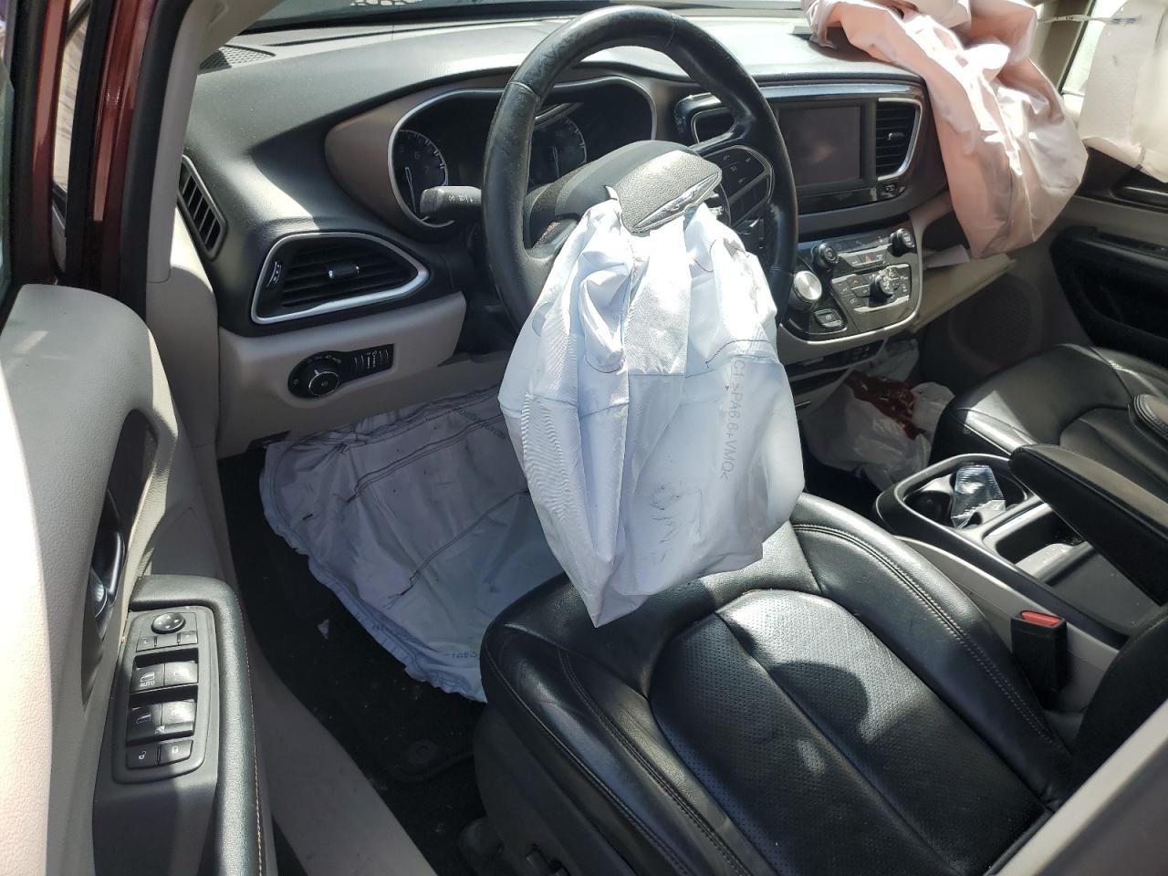 2C4RC1BG8KR721903 2019 Chrysler Pacifica Touring L