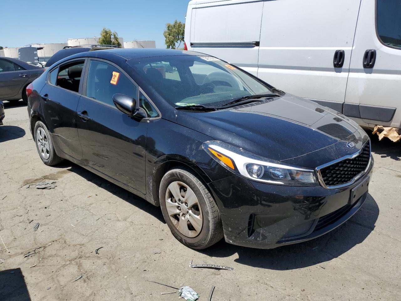 3KPFK4A7XHE118647 2017 Kia Forte Lx