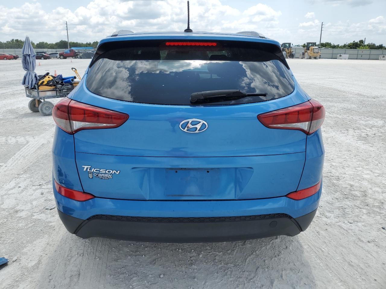 KM8J33A4XHU477128 2017 Hyundai Tucson Limited