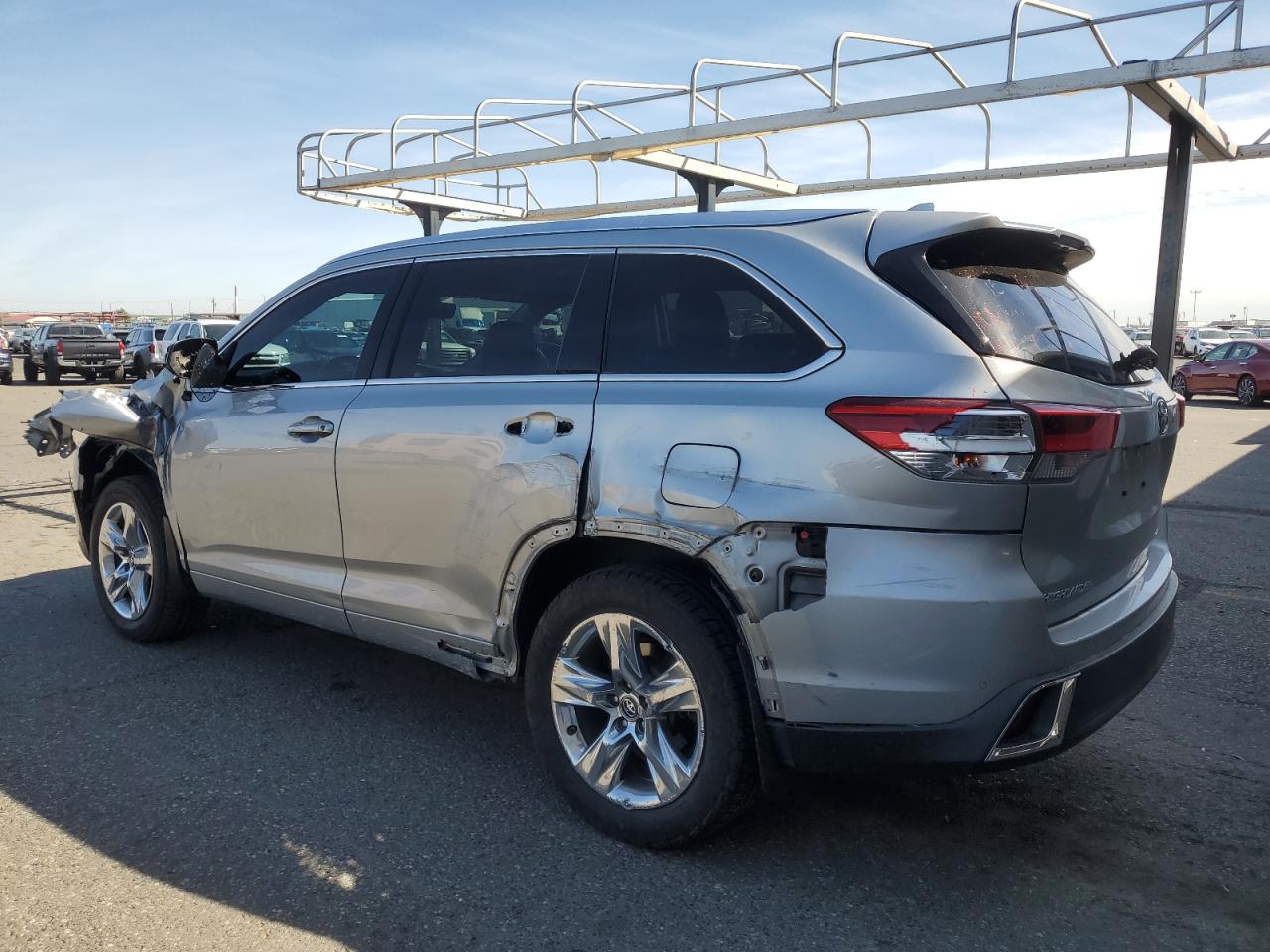 5TDDZRFH4JS879414 2018 Toyota Highlander Limited