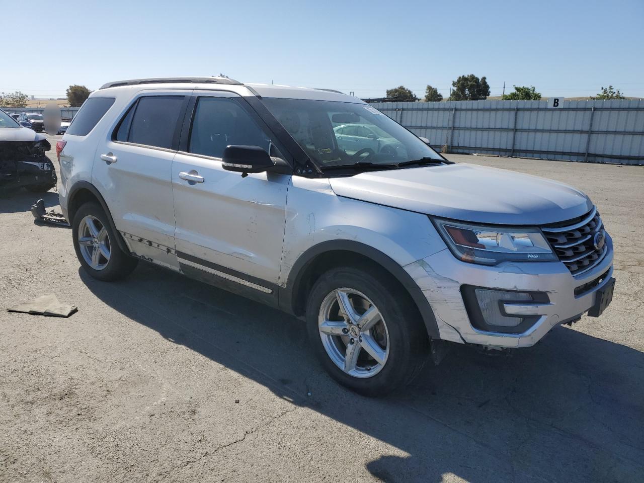 2016 Ford Explorer Xlt vin: 1FM5K8D81GGC23353