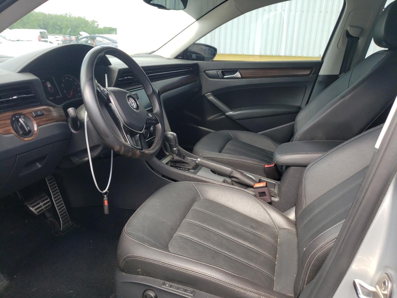 1VWCA7A3XLC020963 2020 Volkswagen Passat Sel