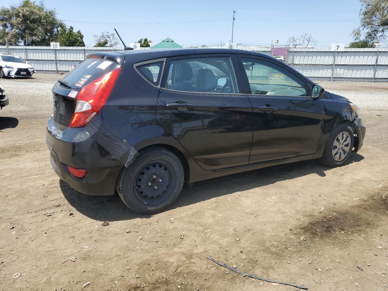 Lot #2852861228 2017 HYUNDAI ACCENT SE