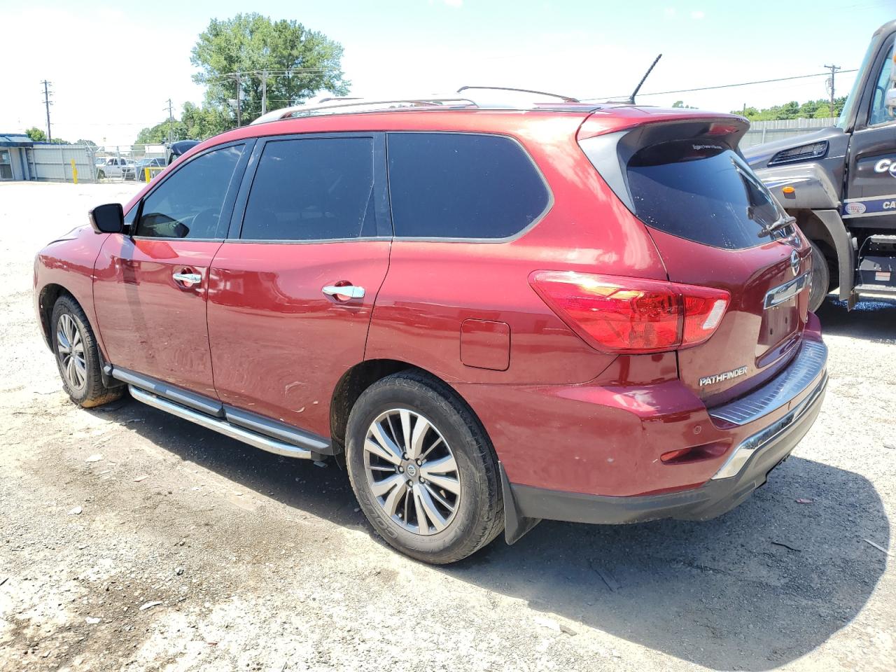 5N1DR2MN4JC674723 2018 Nissan Pathfinder S