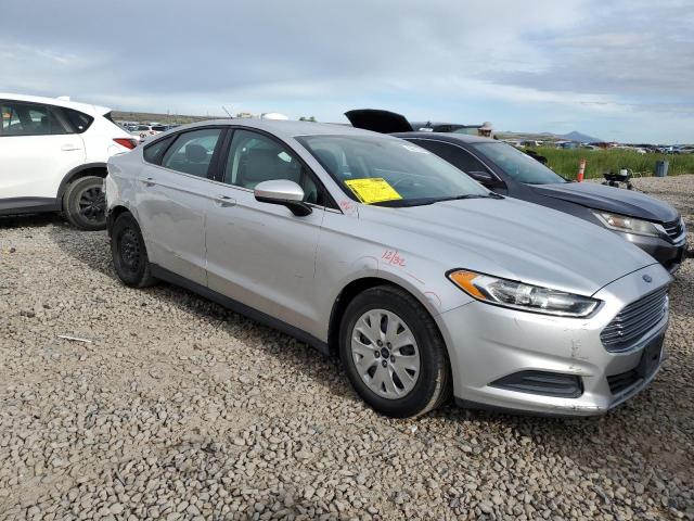 2013 Ford Fusion S VIN: 3FA6P0G73DR325827 Lot: 54216244