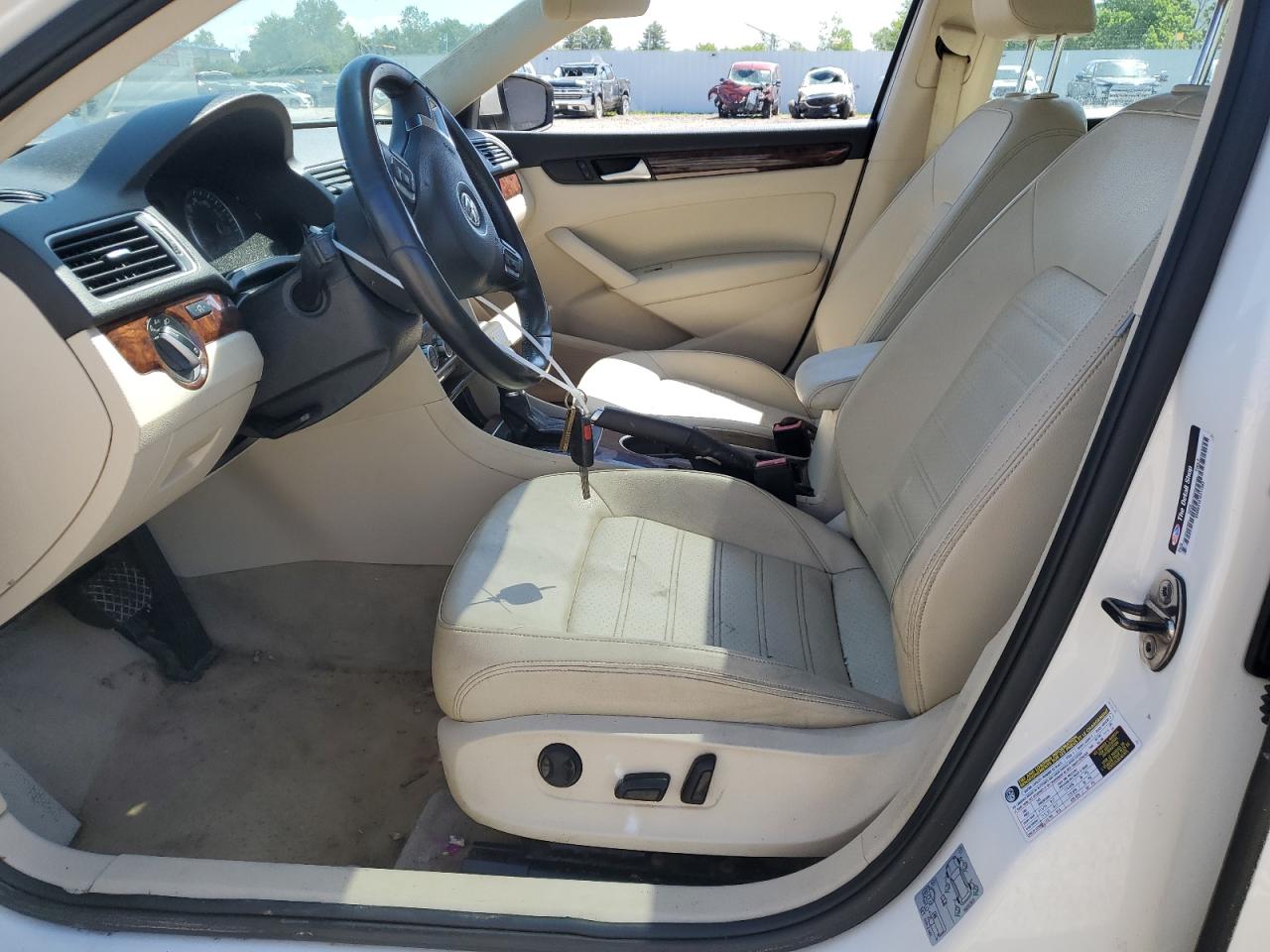 1VWCP7A36DC025092 2013 Volkswagen Passat Sel