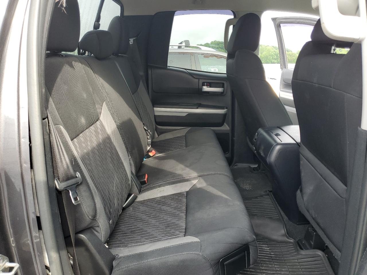 5TFRW5F16HX227196 2017 Toyota Tundra Double Cab Sr/Sr5